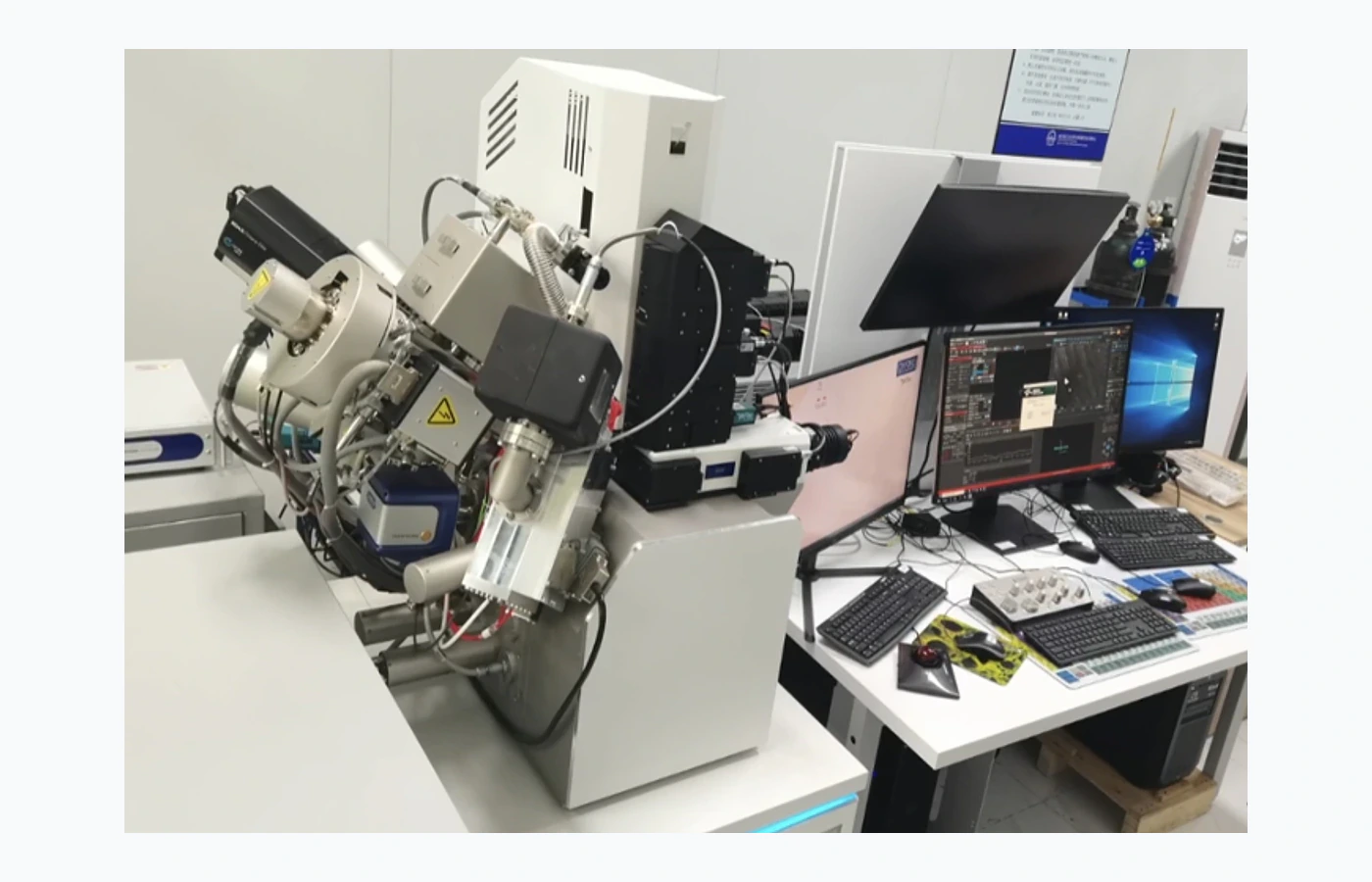Representative Correlative SEM-Raman-FIB-TOF-SIMS equipment selected for the TESTDOG service catalogue