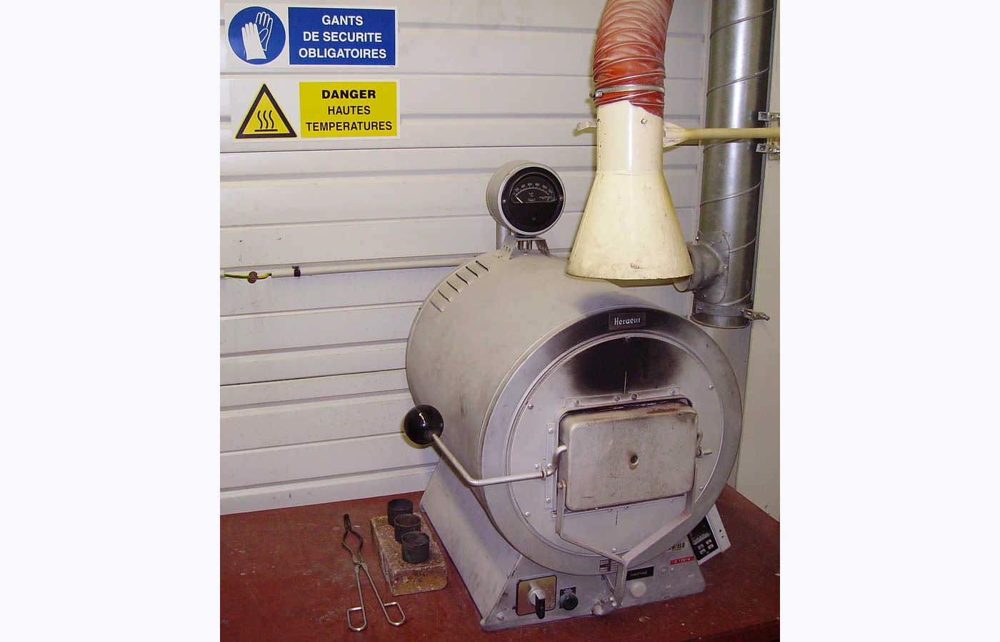 Representative Ash Content Testing equipment selected for the TESTDOG service catalogue