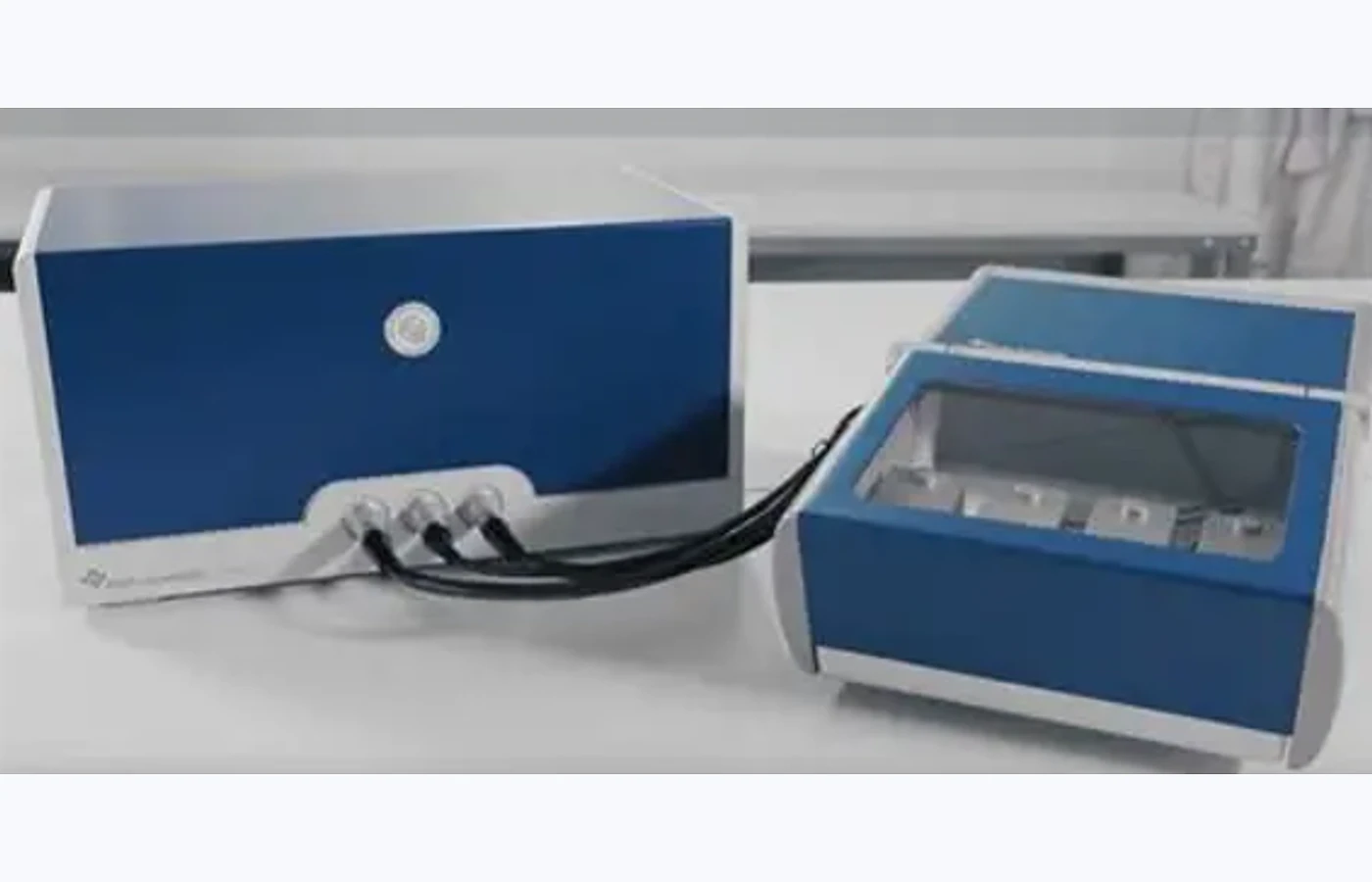Electrochemical quartz crystal microbalance measurement system